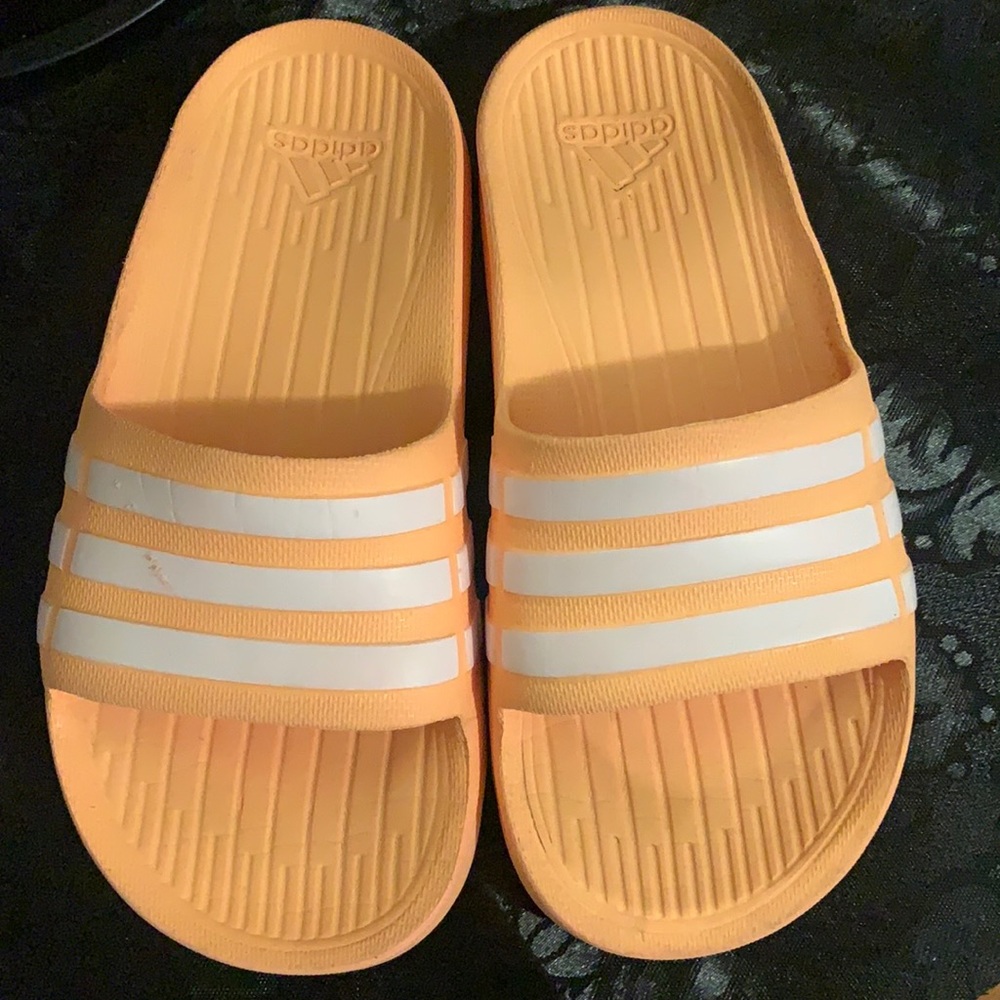 Kids sz 11 adidas slides